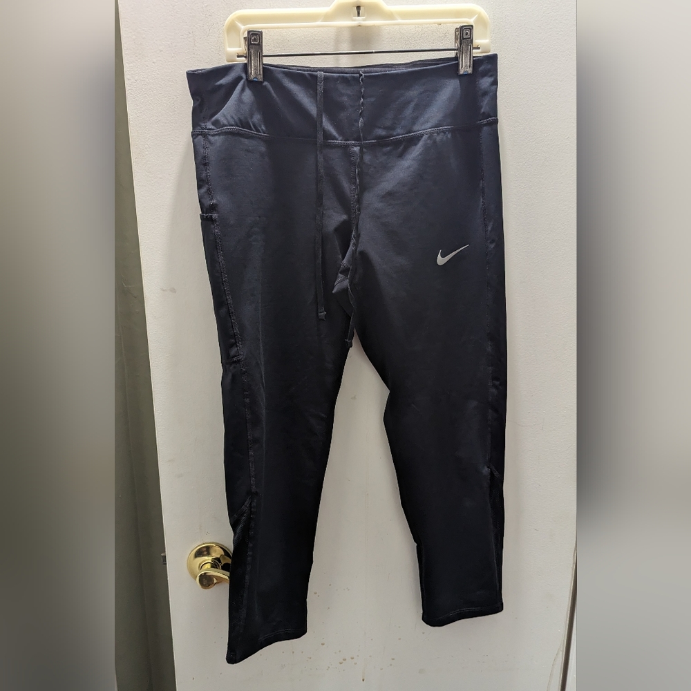 NIKE Running Women's Black Capris Size Medium